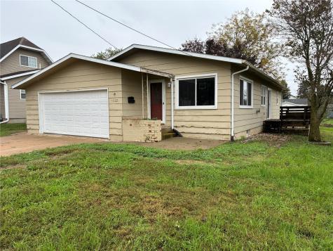 1122 E 3rd Street Vinton IA 52349