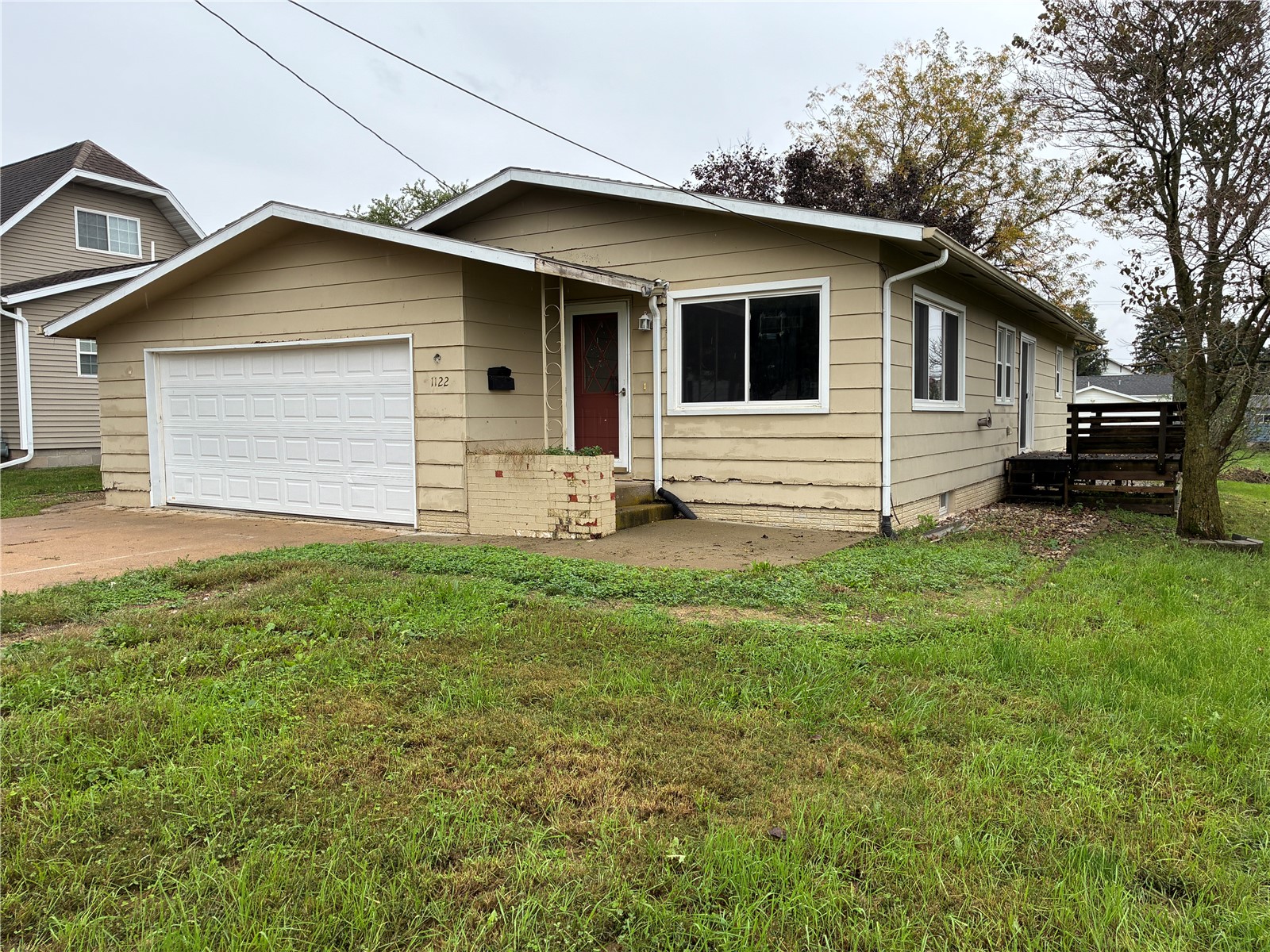 1122 E 3rd Street Vinton IA 52349