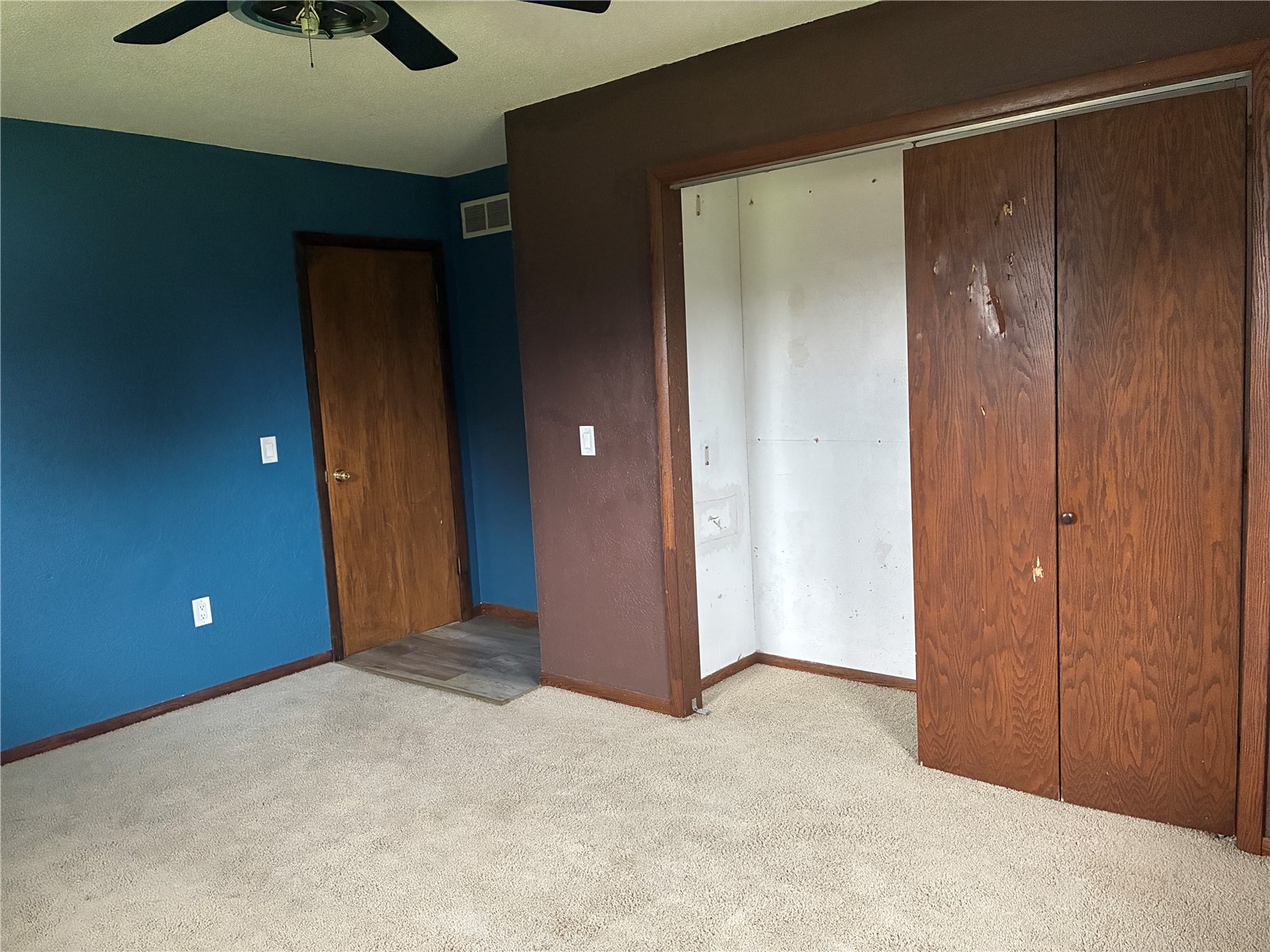 1122 E 3rd Street Vinton IA 52349