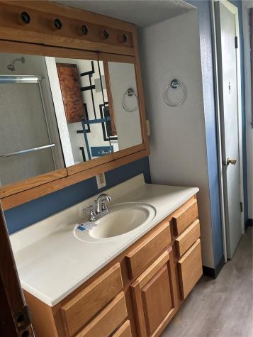 1122 E 3rd Street Vinton IA 52349