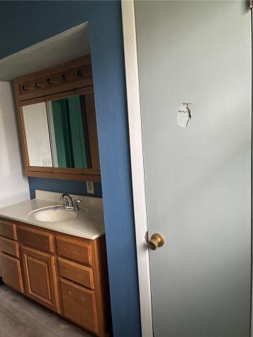 1122 E 3rd Street Vinton IA 52349