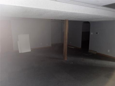 1122 E 3rd Street Vinton IA 52349