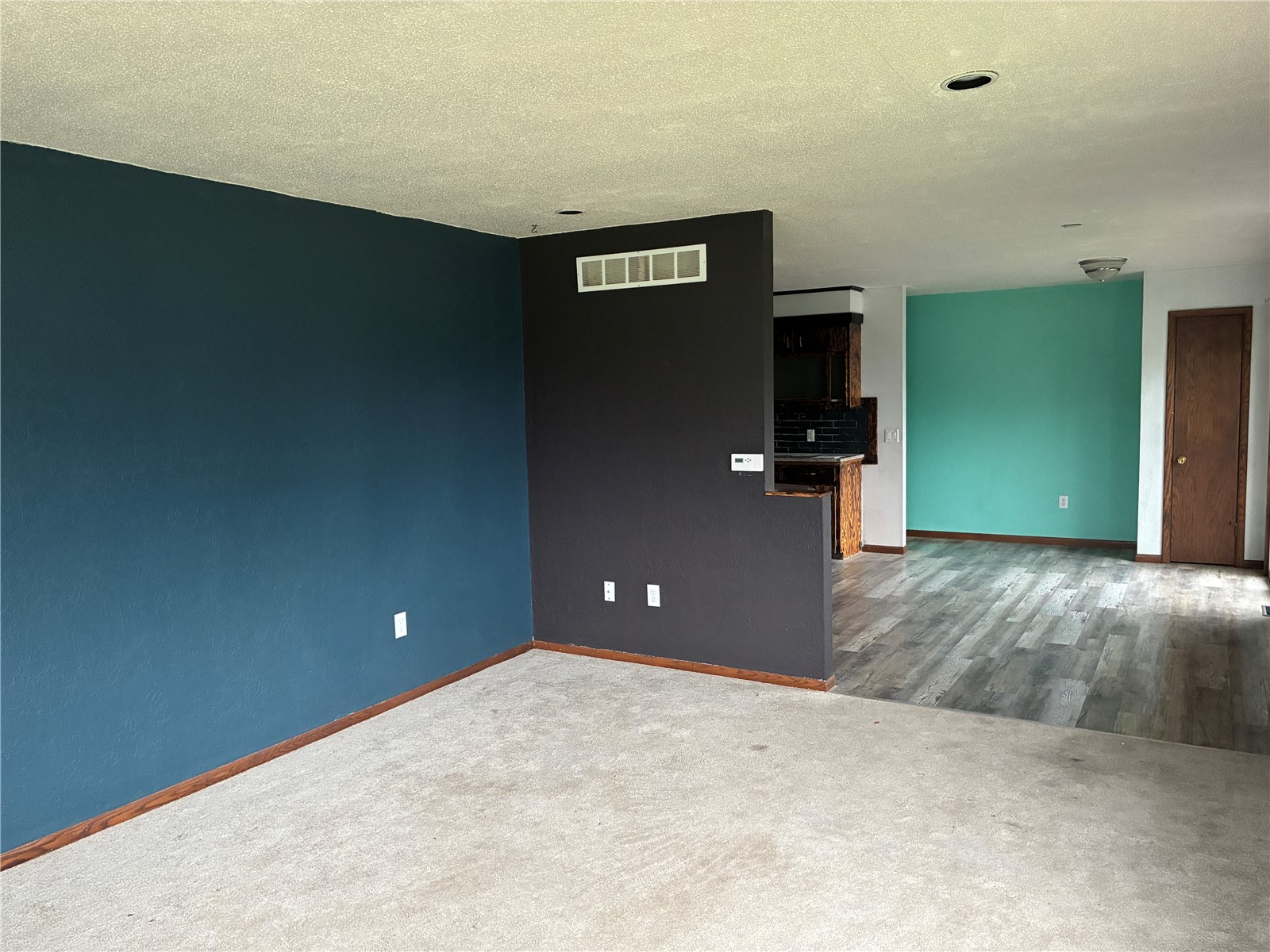 1122 E 3rd Street Vinton IA 52349