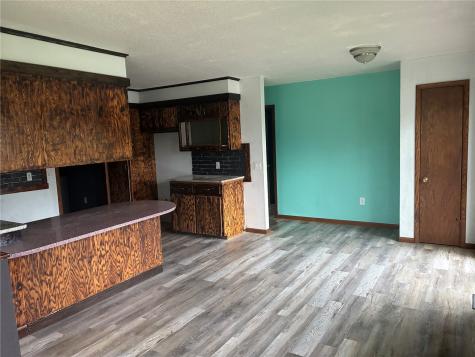 1122 E 3rd Street Vinton IA 52349