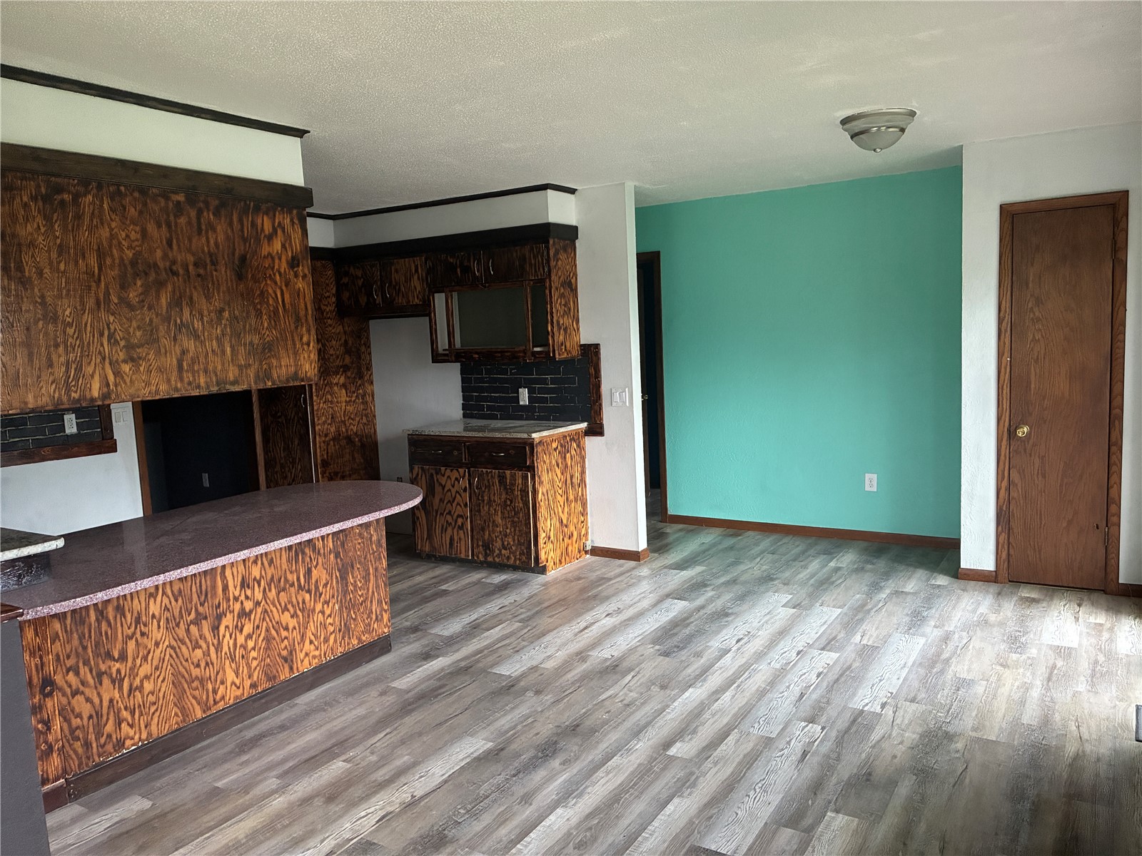 1122 E 3rd Street Vinton IA 52349