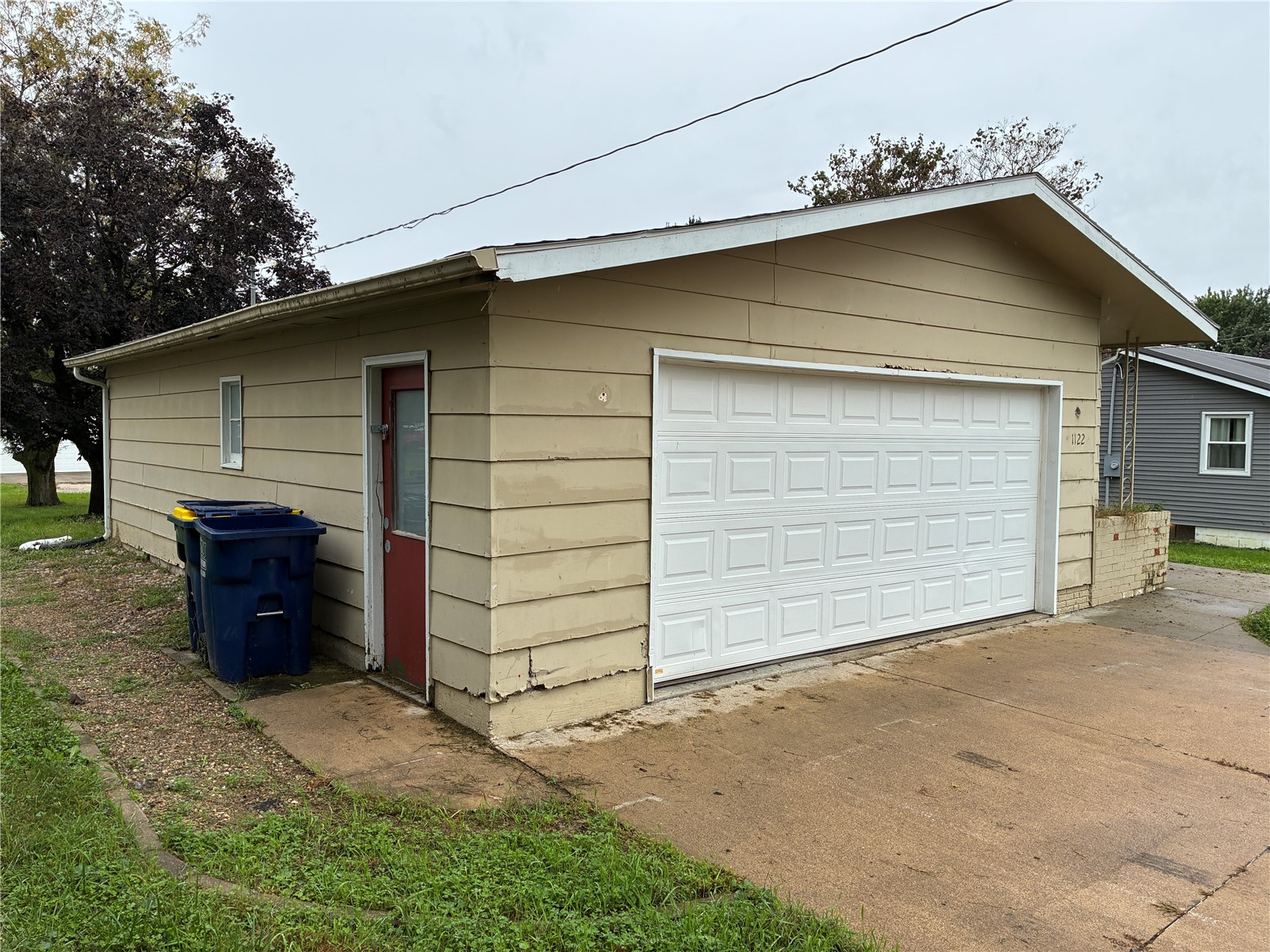1122 E 3rd Street Vinton IA 52349