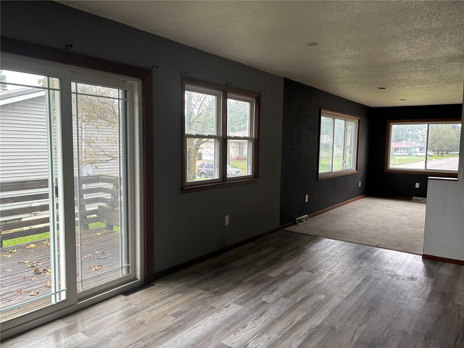 1122 E 3rd Street Vinton IA 52349