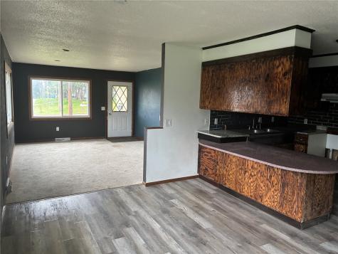 1122 E 3rd Street Vinton IA 52349