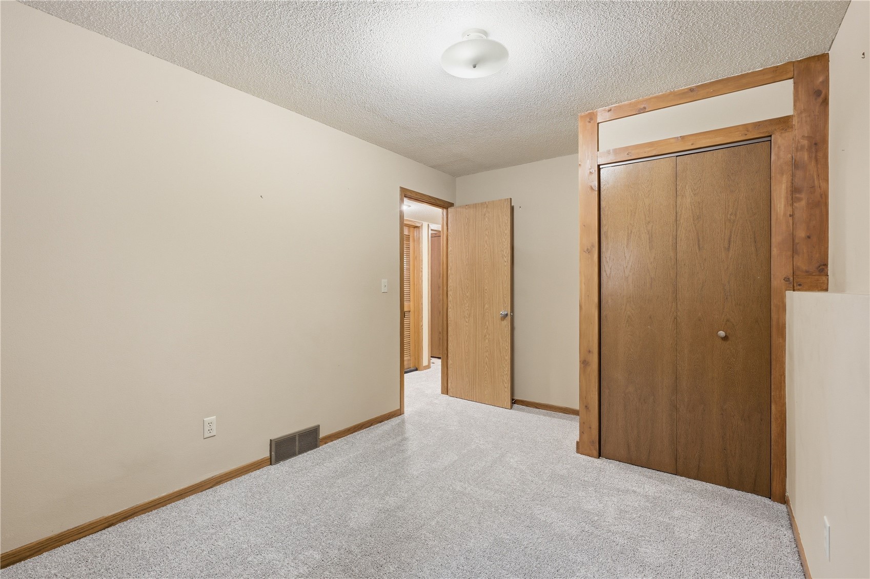 2230 Hazel Court Iowa City IA 52240