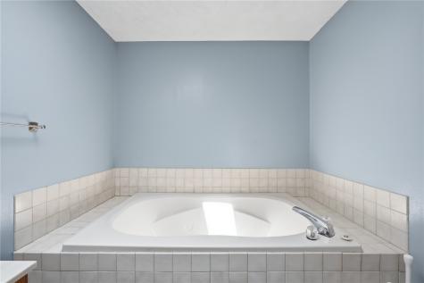 2230 Hazel Court Iowa City IA 52240