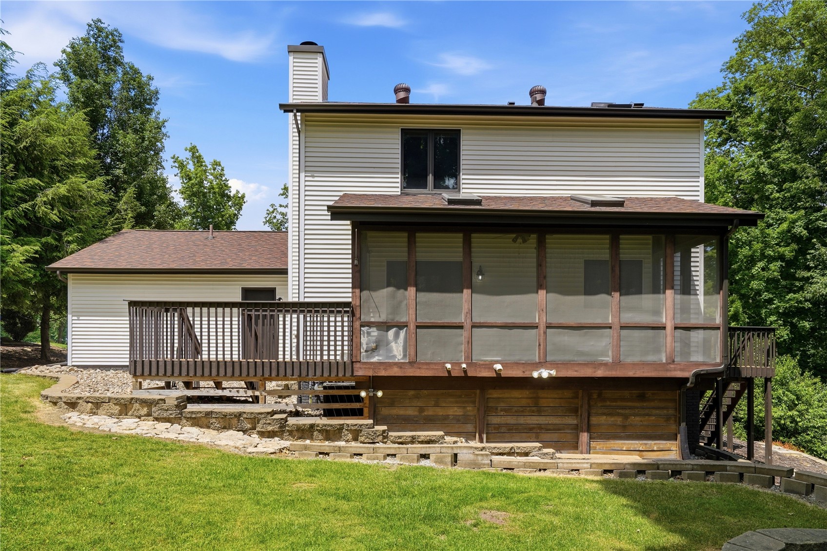 6211 Arapahoe Drive NE Cedar Rapids IA 52411