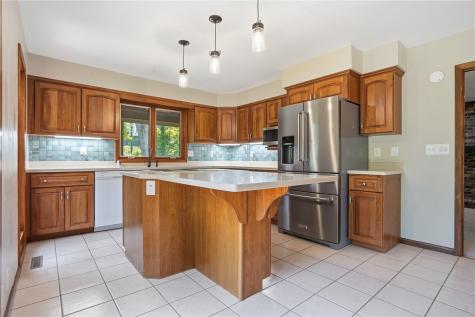 6211 Arapahoe Drive NE Cedar Rapids IA 52411