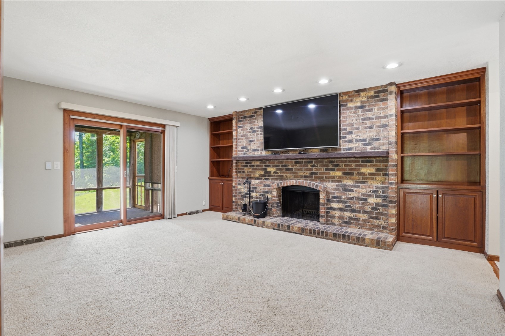 6211 Arapahoe Drive NE Cedar Rapids IA 52411
