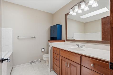 6211 Arapahoe Drive NE Cedar Rapids IA 52411