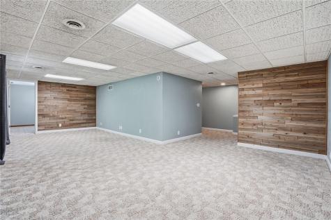 6211 Arapahoe Drive NE Cedar Rapids IA 52411