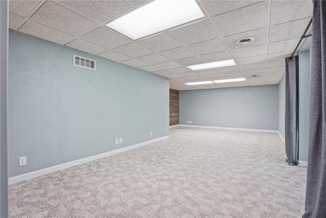 6211 Arapahoe Drive NE Cedar Rapids IA 52411