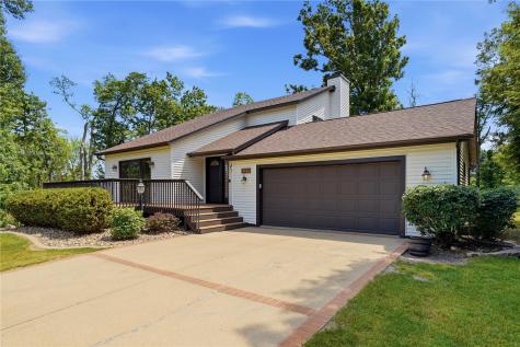 6211 Arapahoe Drive NE Cedar Rapids IA 52411