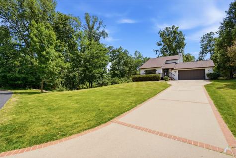 6211 Arapahoe Drive NE Cedar Rapids IA 52411
