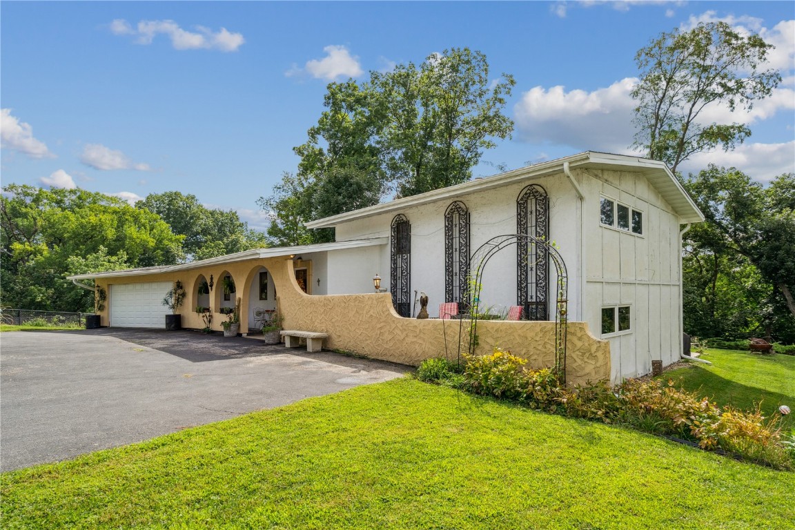 Cedar Rapids IA, 3100 Blue Ridge Court NE