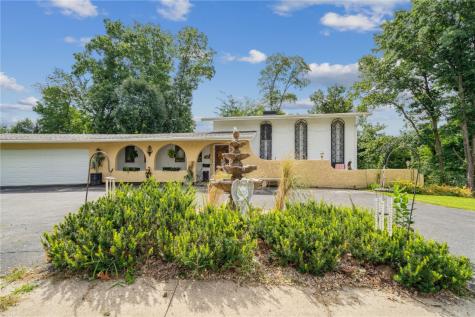 3100 Blue Ridge Court NE Cedar Rapids IA 52402