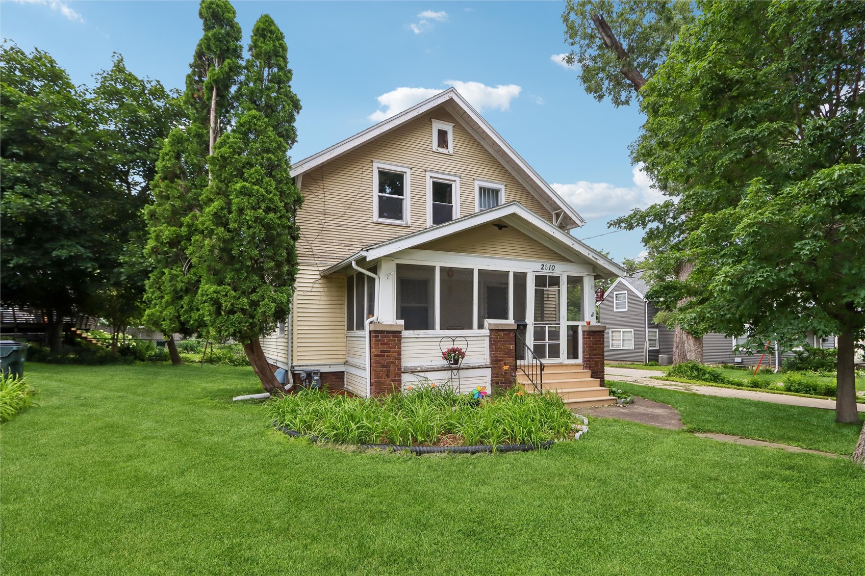 2610 2nd Avenue SE Cedar Rapids IA 52403