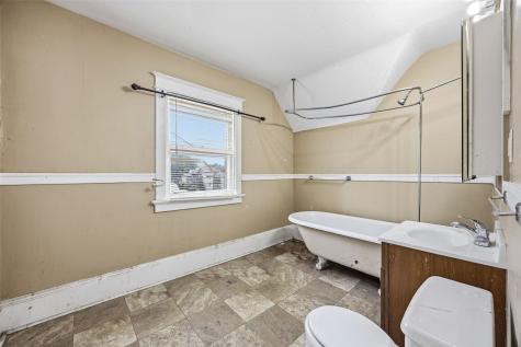 373 17th Street SE Cedar Rapids IA 52403