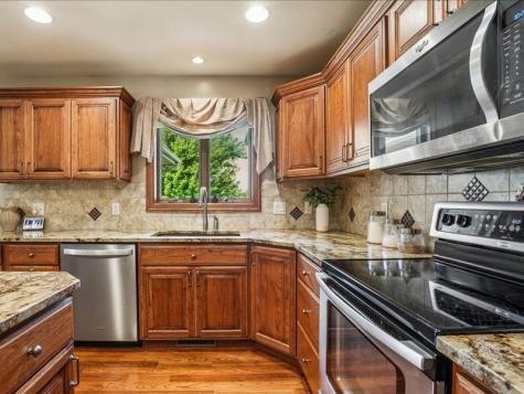 115 Ridge Drive Fairfax IA 52228
