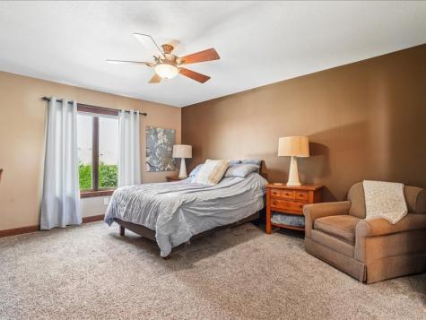 115 Ridge Drive Fairfax IA 52228
