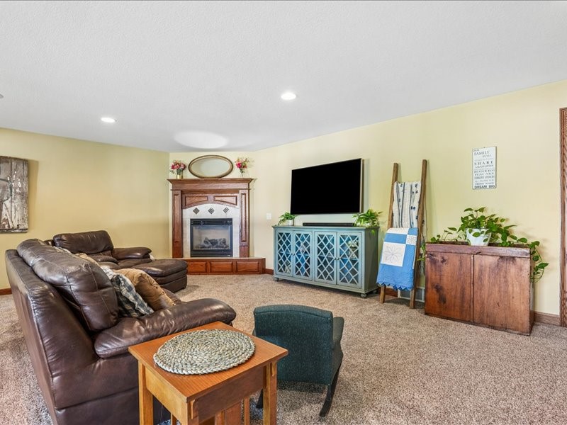 115 Ridge Drive Fairfax IA 52228