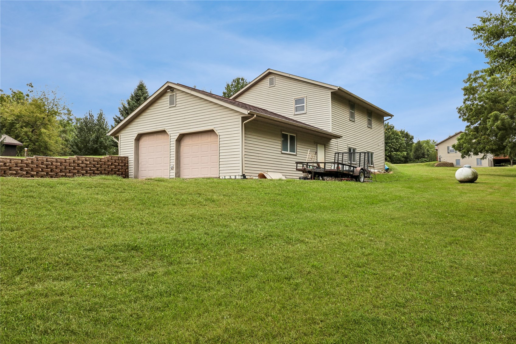5712/LOTS 4 & 5 22nd Avenue Drive Vinton IA 52349