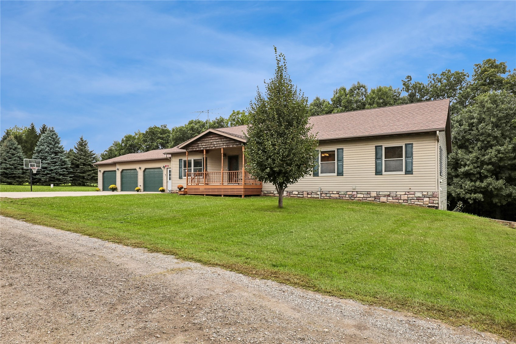 5712/LOTS 4 & 5 22nd Avenue Drive Vinton IA 52349