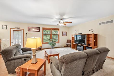 5712/LOTS 4 & 5 22nd Avenue Drive Vinton IA 52349