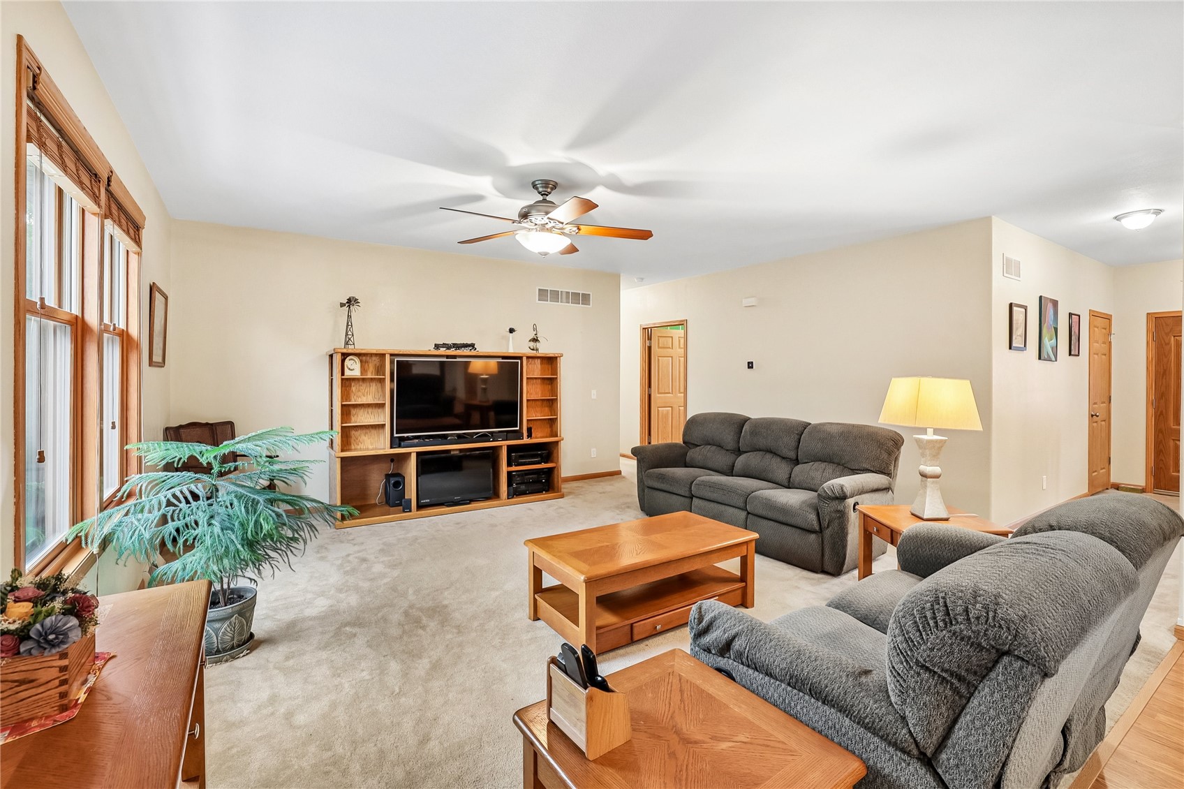 5712/LOTS 4 & 5 22nd Avenue Drive Vinton IA 52349