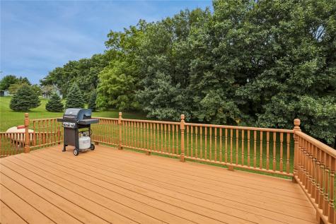5712/LOTS 4 & 5 22nd Avenue Drive Vinton IA 52349