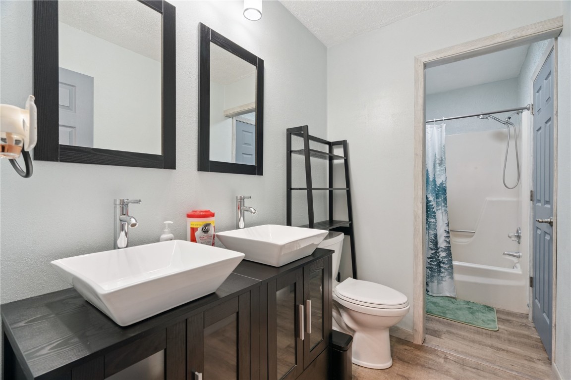 4440 M Avenue NW Cedar Rapids IA 52405