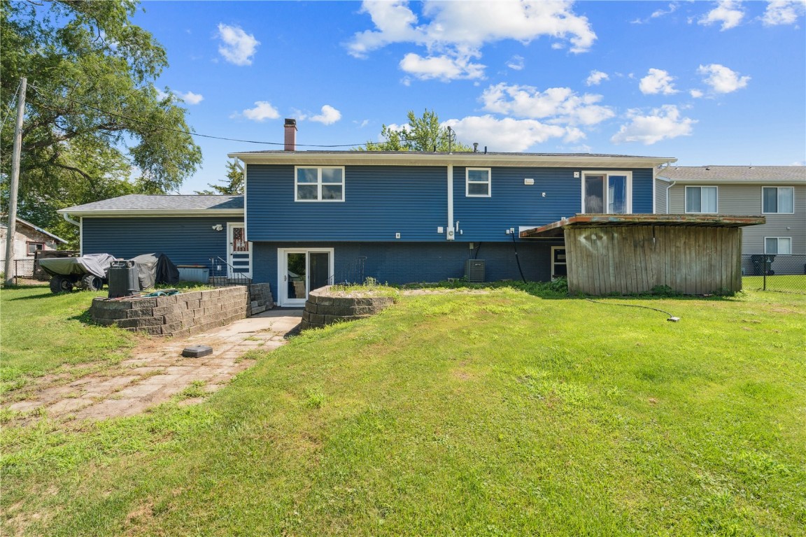 4440 M Avenue NW Cedar Rapids IA 52405