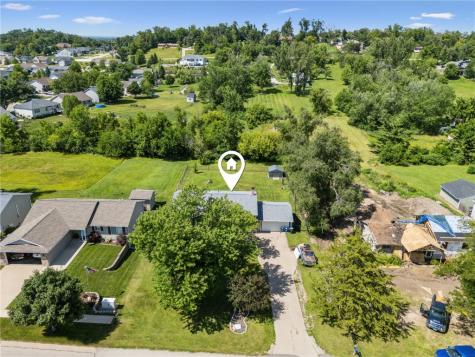4440 M Avenue NW Cedar Rapids IA 52405