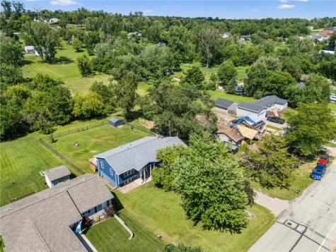 4440 M Avenue NW Cedar Rapids IA 52405