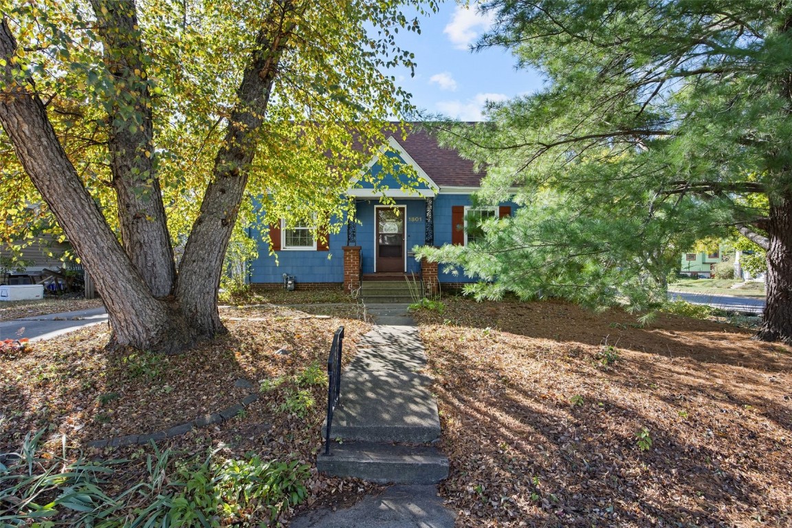 1801 Blake Boulevard SE Cedar Rapids IA 52403