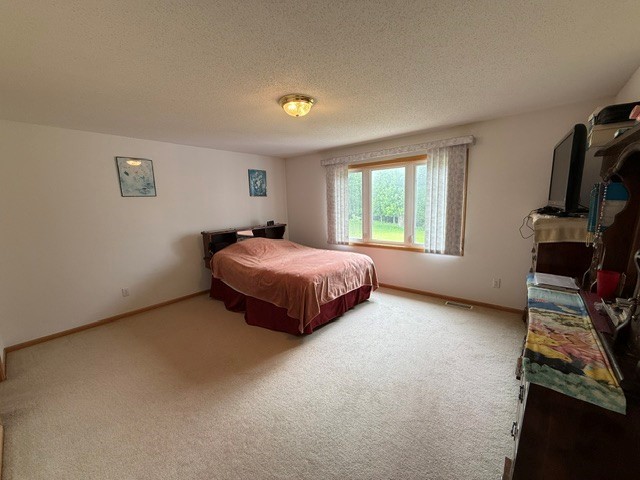 1000 White Ivy Place NE Cedar Rapids IA 52402