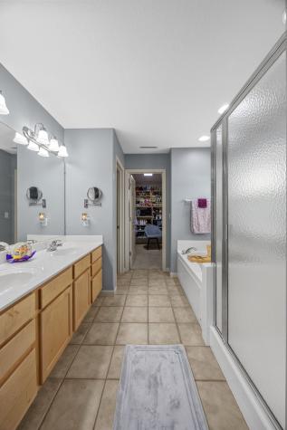 3102 Falcon View Court SW Cedar Rapids IA 52404