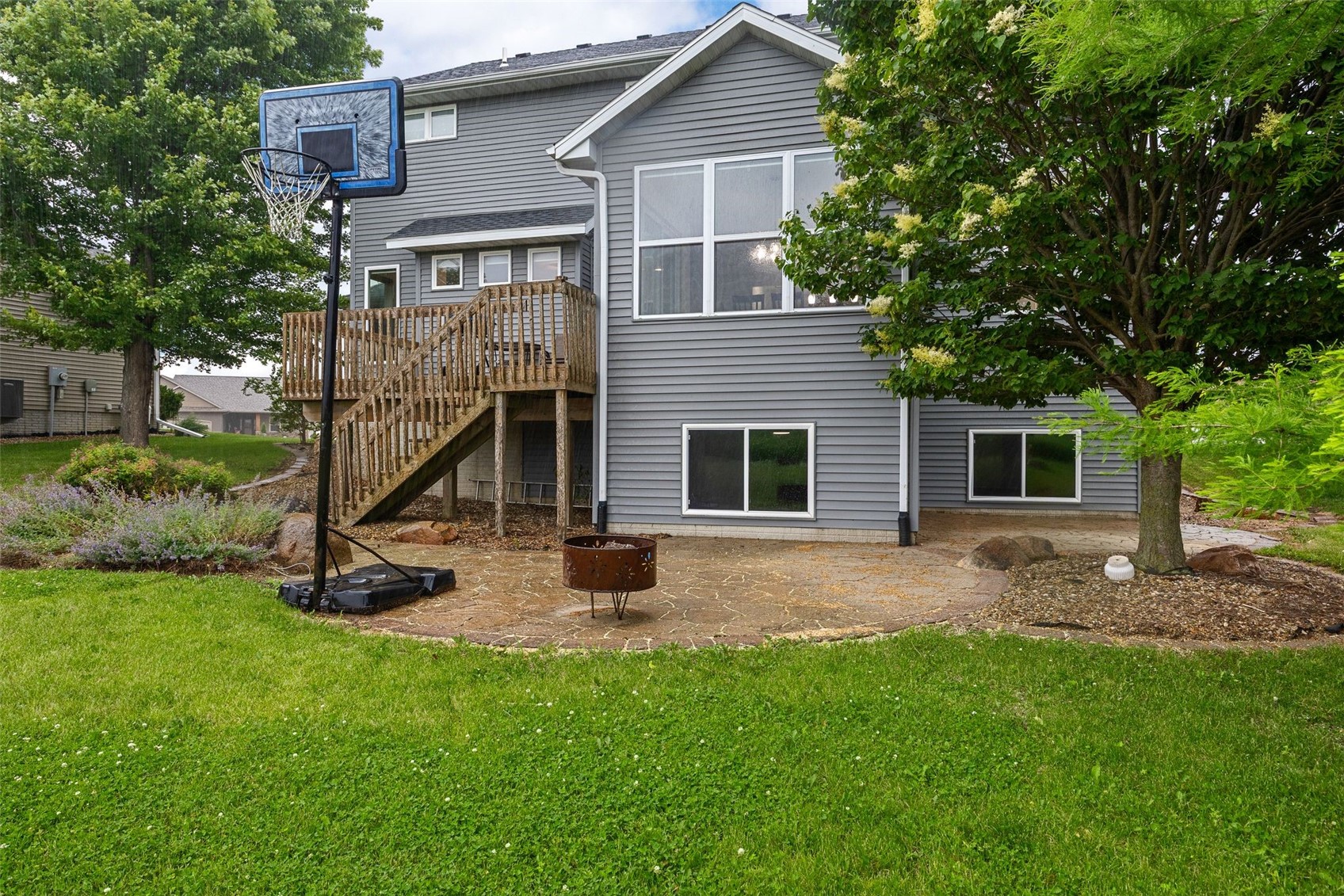 3102 Falcon View Court SW Cedar Rapids IA 52404