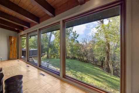 2404 Indian Hill Road SE Cedar Rapids IA 52403
