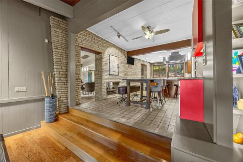 2404 Indian Hill Road SE Cedar Rapids IA 52403