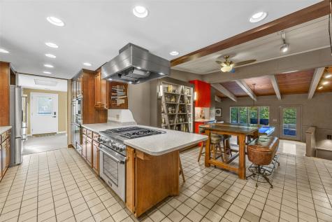 2404 Indian Hill Road SE Cedar Rapids IA 52403