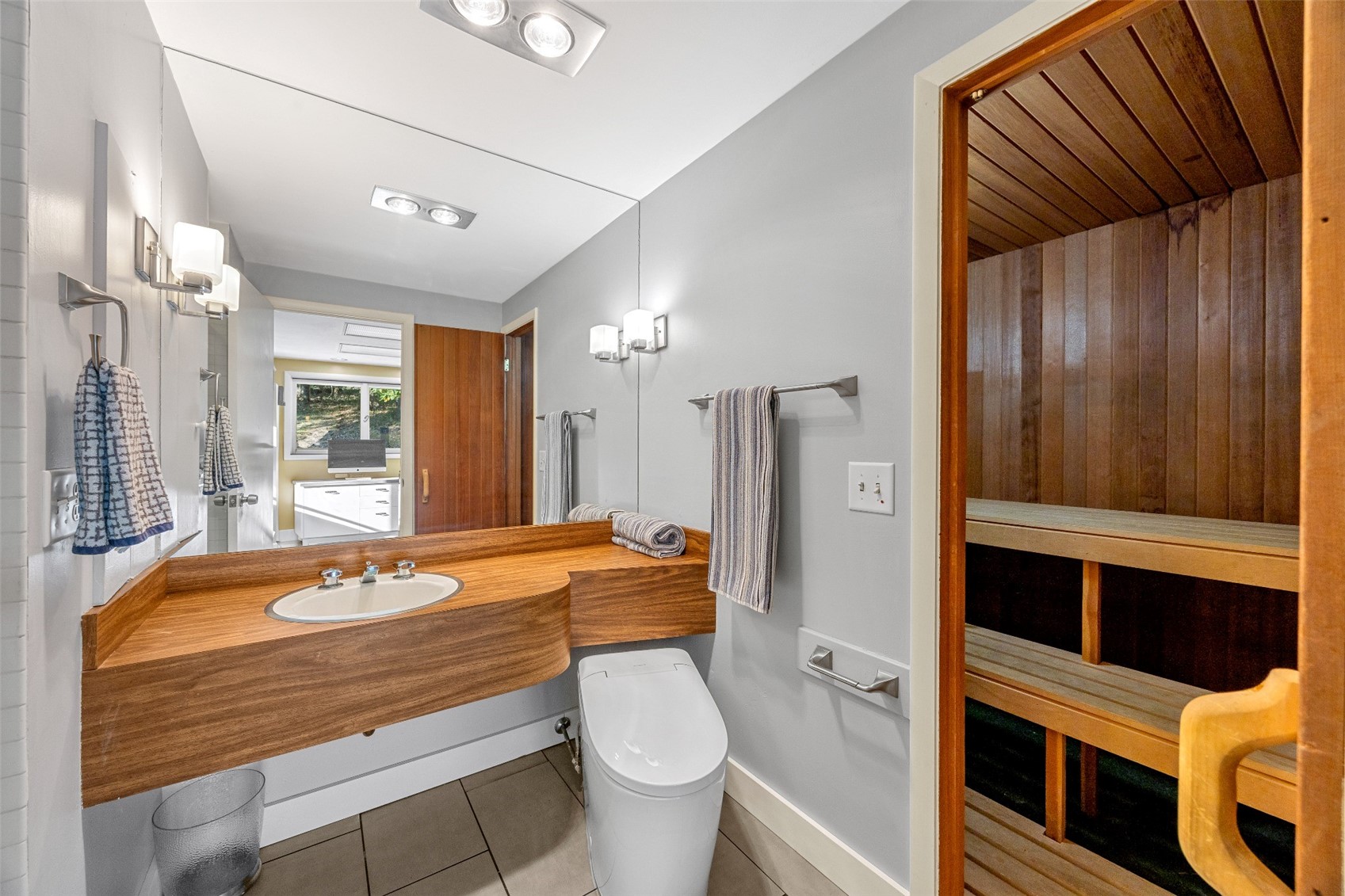 2404 Indian Hill Road SE Cedar Rapids IA 52403