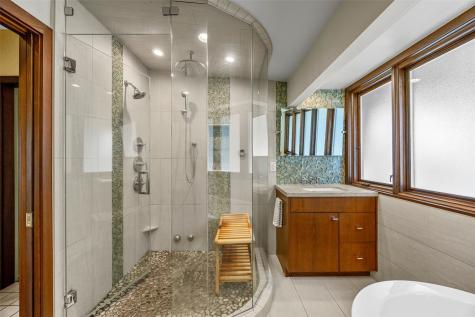 2404 Indian Hill Road SE Cedar Rapids IA 52403