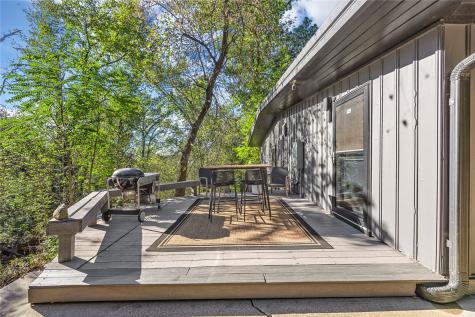 2404 Indian Hill Road SE Cedar Rapids IA 52403