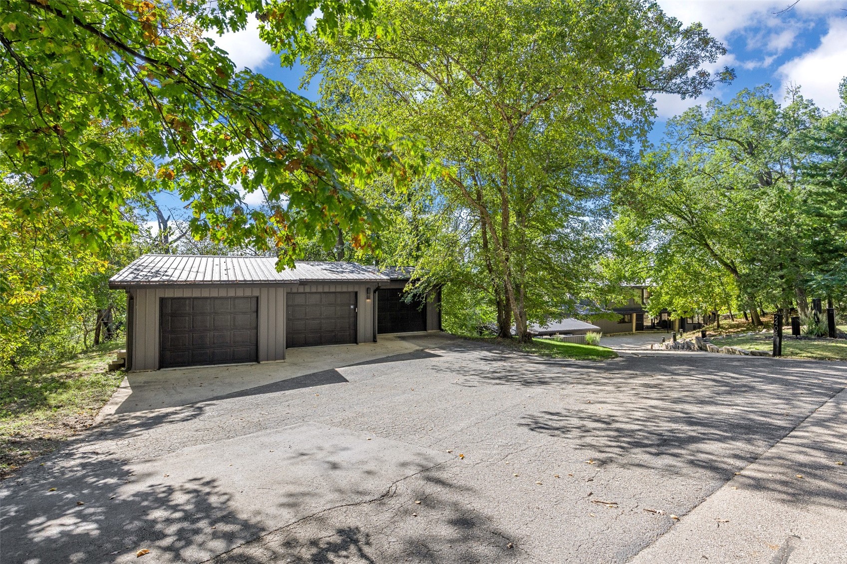 2404 Indian Hill Road SE Cedar Rapids IA 52403