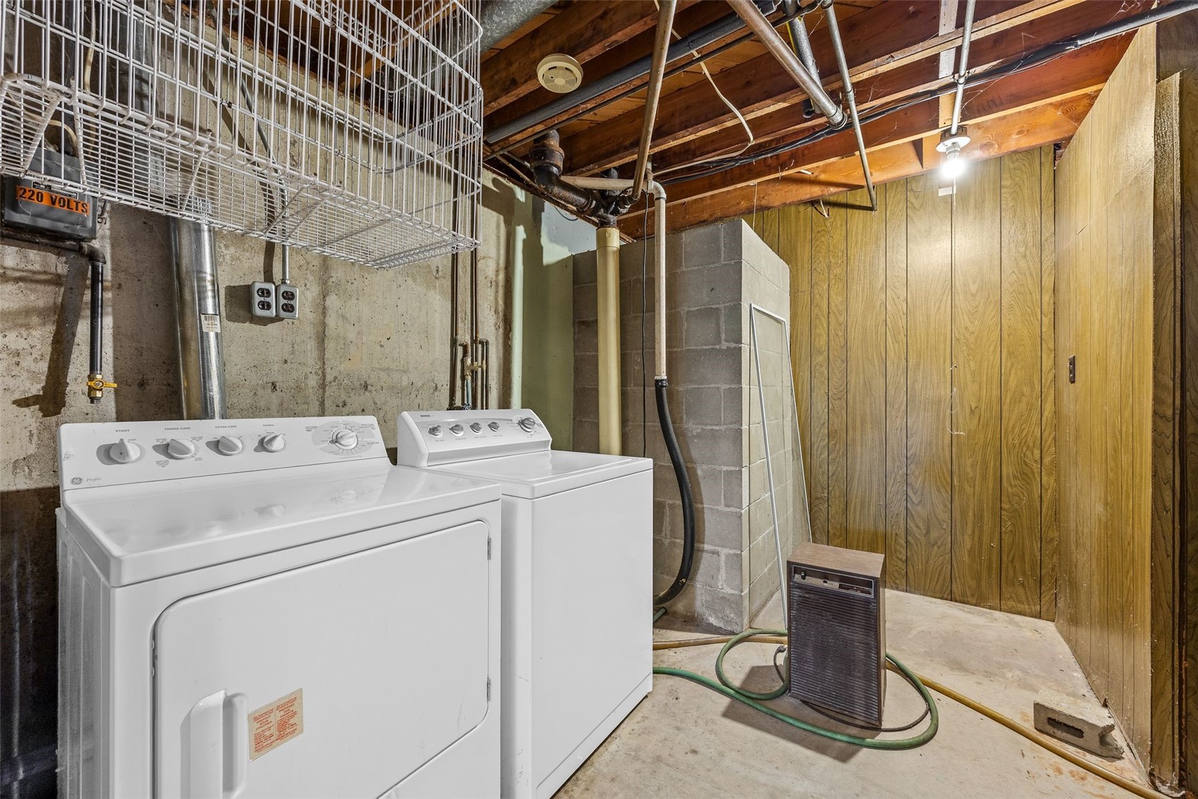 1311 Main Street Ely IA 52227